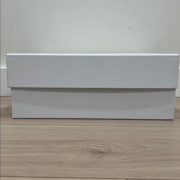 ALEXANDER MCQUEEN Shoe Box, Embossed Tissue, 2 Dust Bags, Heel Replacement Tips - Picture 6 of 12